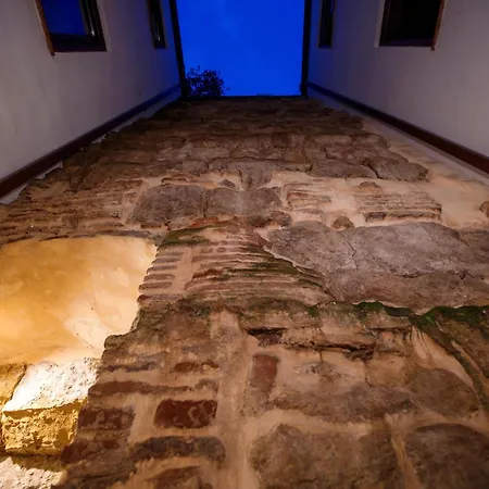 Apartment Patio Muralla Romana ¡se Parte De La Historia! Cordoba