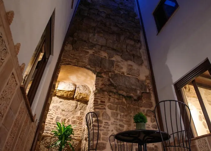 Patio Muralla Romana ¡se Parte De La Historia!